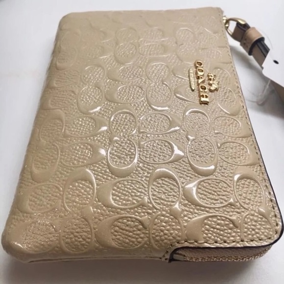 Coach Boxed Corner Zip Leather Wristlet - Picture 3 of 6